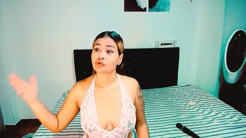 Snapshot of dream__girls69944 chatting on September 19, 10:58 am sharon online show from September 19, 10:58 am
