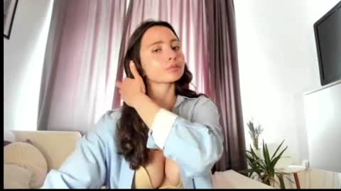 Nicole online show from July 28, 11:17 am
