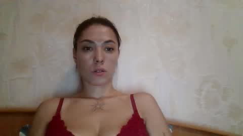 dream_petal_ online show from February 12, 4:52 pm