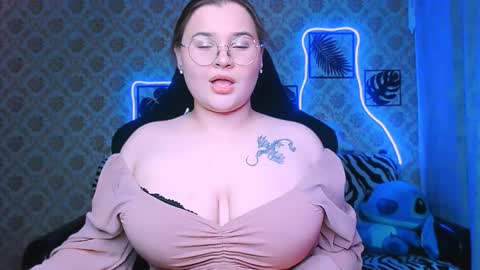 dreamforyoue2 online show from November 16, 6:08 pm