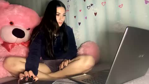 Snapshot of dreamkaren_ chatting on December 12, 3:05 pm Karina online show from December 12, 3:05 pm