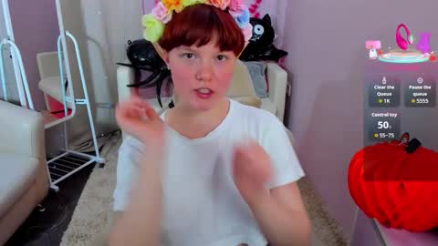 Snapshot of dreammyluna chatting on October 16, 8:33 pm Luna online show from October 16, 8:33 pm