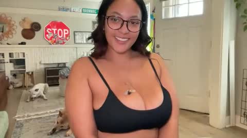 RIRI OR DREAMY online show from February 22, 9:48 pm