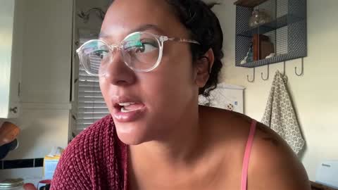 RIRI OR DREAMY online show from January 15, 4:43 pm