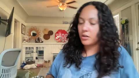 RIRI OR DREAMY online show from September 17, 3:21 pm