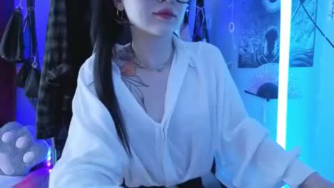 Tara  online show from June 4, 9:36 am