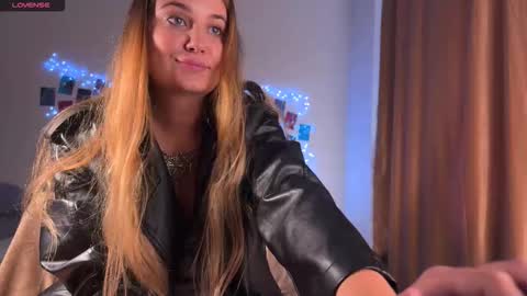 Snapshot of drug_feet chatting on September 17, 11:19 am Mistress Lola Slavic witch online show from September 17, 11:19 am
