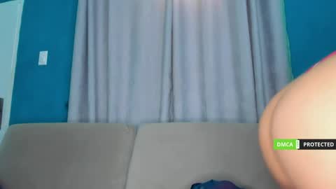 duamilktits online show from April 19, 9:09 am