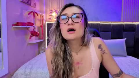 Victoria online show from November 22, 8:44 pm