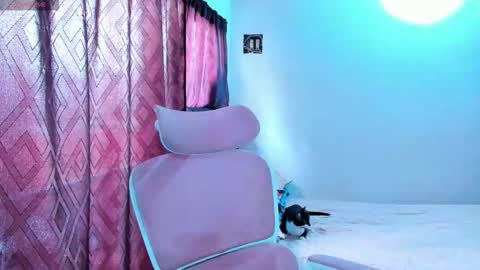 Dulce  online show from November 10, 1:06 pm