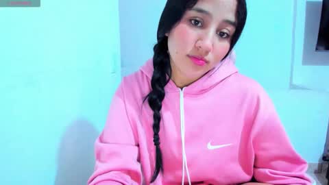 Dulce  online show from September 18, 1:09 pm