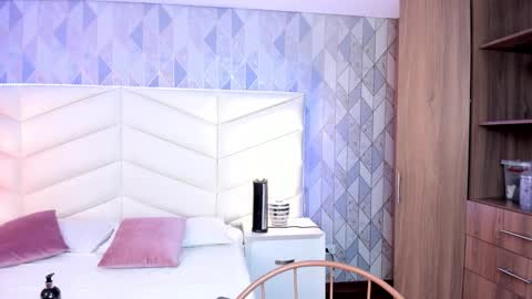    Monday 5-2 am From Tuesday to Friday5-1 am Colombia time online show from March 3, 9:45 pm