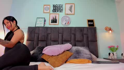 DULCE AURORA online show from March 7, 2:46 am