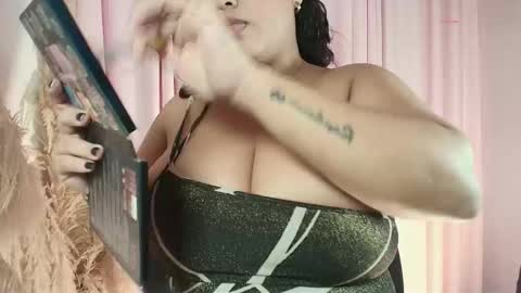 Snapshot of dulceboobs1 chatting on October 1, 1:16 pm dulceboobs1 online show from October 1, 1:16 pm