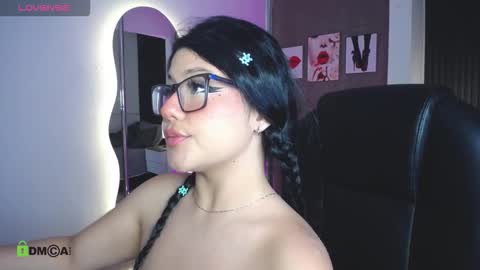 Snapshot of dulcerose01 chatting on October 5, 1:21 am Dulce Rose online show from October 5, 1:21 am
