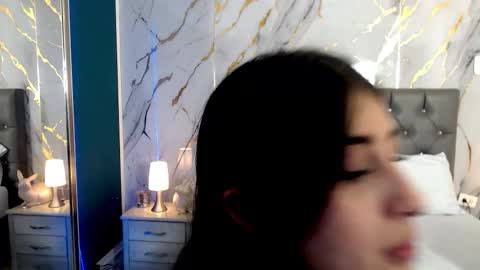 Abril Cruz online show from October 6, 3:01 am