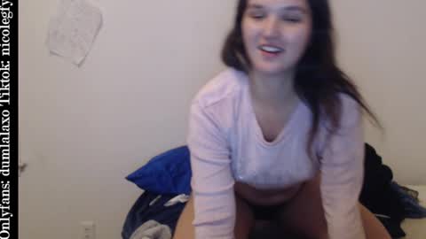 Snapshot of dumlala chatting on December 5, 7:05 am the only advantage you have over me is that u can kiss my ass and i cant online show from December 5, 7:05 am