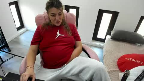 dayana online show from April 20, 5:10 am