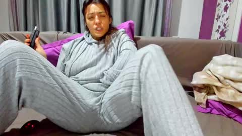 Snapshot of dyanakaylin chatting on February 19, 9:14 pm dayana online show from February 19, 9:14 pm