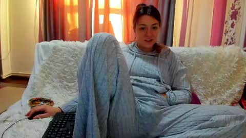Snapshot of dyanakaylin chatting on January 7, 8:24 am dayana online show from January 7, 8:24 am