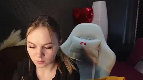 Snapshot of dyna_bae chatting on March 6, 7:47 am Dyna online show from March 6, 7:47 am