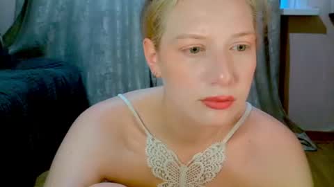 Lily online show from July 4, 7:26 am