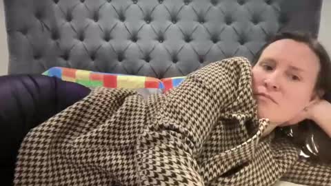 Nadia Ferreira  online show from February 16, 6:10 pm