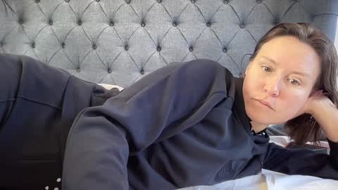 Nadia Ferreira  online show from September 22, 12:03 pm