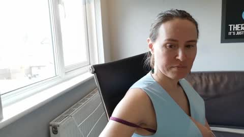 Nadia Ferreira  online show from April 4, 1:32 pm