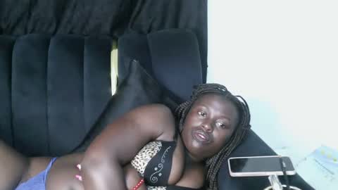 ebony_creemy online show from January 2, 1:27 am