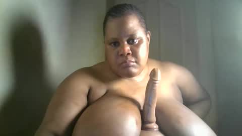 Snapshot of ebony_magixs chatting on September 22, 12:09 am ebony_magixs online show from September 22, 12:09 am