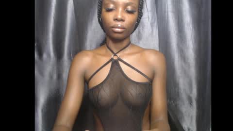 Ella online show from April 7, 8:38 am