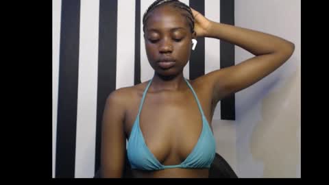 Ella online show from November 20, 11:17 pm