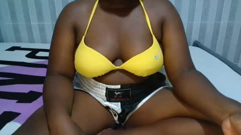 Snapshot of ebony_sabrina chatting on February 6, 9:00 am Sabrina online show from February 6, 9:00 am