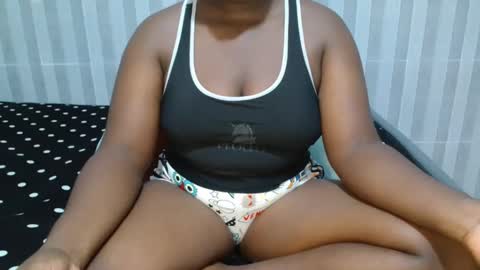 Snapshot of ebony_sabrina chatting on February 18, 7:43 am Sabrina online show from February 18, 7:43 am
