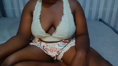Snapshot of ebony_sabrina chatting on March 4, 9:18 am Sabrina online show from March 4, 9:18 am