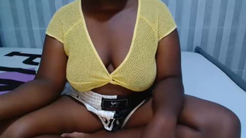 Snapshot of ebony_sabrina chatting on February 15, 7:16 am Sabrina online show from February 15, 7:16 am