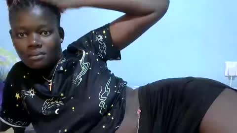 ebonybloom01 online show from February 5, 7:33 am