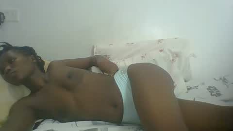 Snapshot of ebonycutegal1996 chatting on February 27, 10:42 pm TRIZER online show from February 27, 10:42 pm