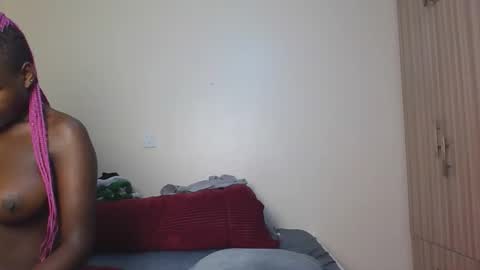 Snapshot of ebonydreamgirl_ chatting on October 2, 7:52 pm ebonydreamgirl_ online show from October 2, 7:52 pm