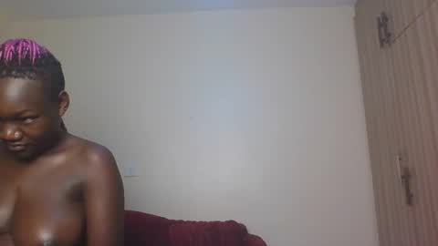 Snapshot of ebonydreamgirl_ chatting on September 29, 7:08 pm ebonydreamgirl_ online show from September 29, 7:08 pm