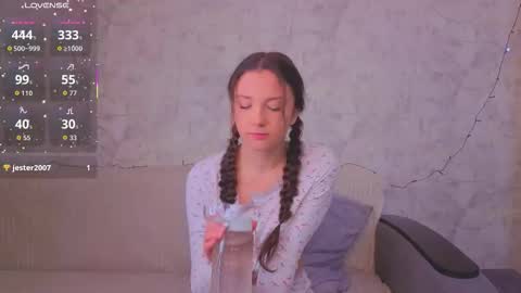 Milly online show from December 18, 3:44 am