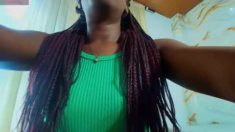 ebonymilk_ online show from March 25, 4:28 am