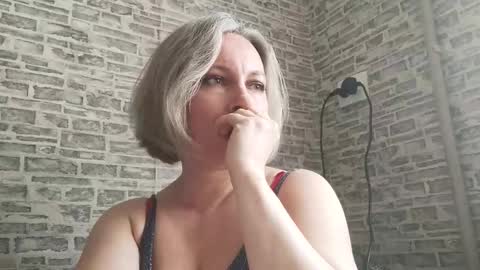 edithmanning online show from February 14, 10:49 am