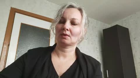edithmanning online show from May 17, 11:09 am
