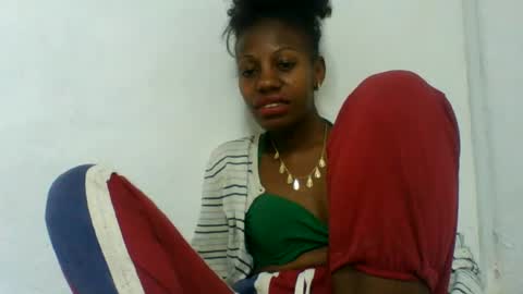 edwige770943 online show from June 17, 10:27 am