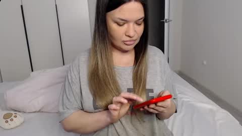 Snapshot of eelena4kiss chatting on February 21, 3:10 pm eelena4kiss online show from February 21, 3:10 pm