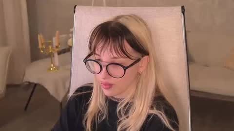 EVA NON NUDE online show from July 1, 3:44 pm