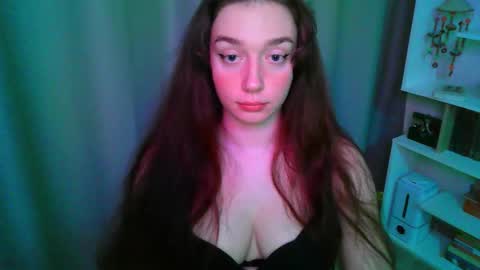 Snapshot of effie_balconii chatting on October 5, 1:38 pm effie_balconii online show from October 5, 1:38 pm
