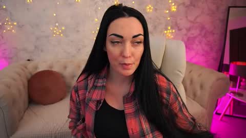 effie_luvv online show from January 19, 8:10 am